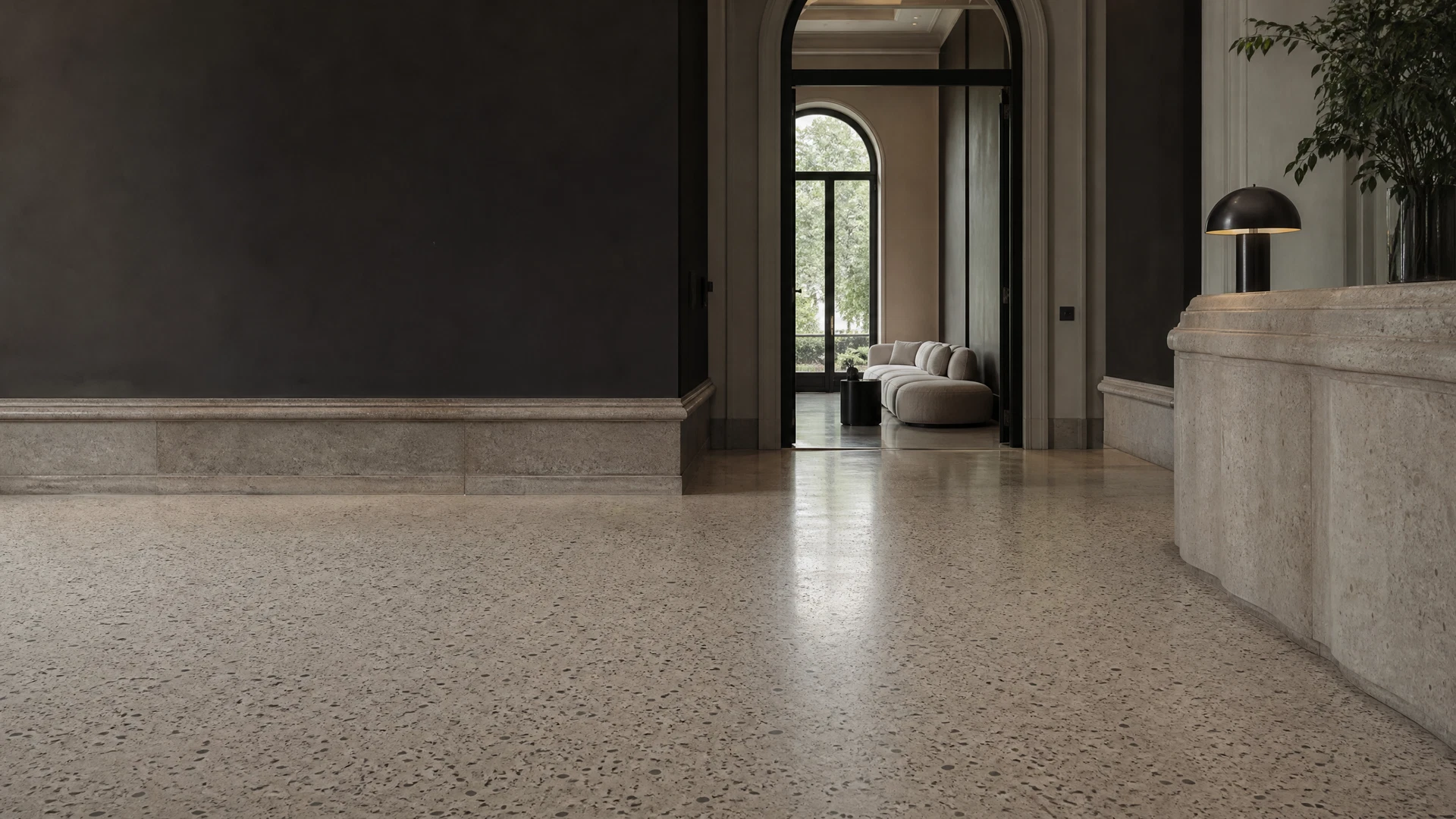 Restaurierter Terrazzo-Boden in einer hochwertigen Hotellobby